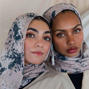 Vela Abstract Camo hijab -mini